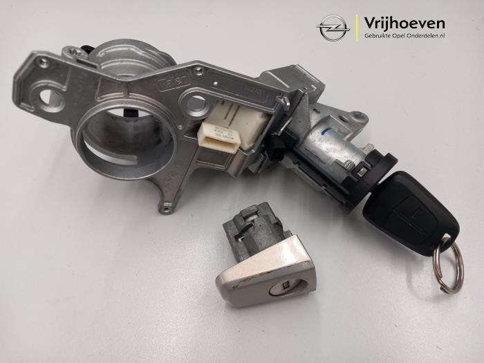 Begagnade Styrboxlås Opel Astra H (L48) 1.6 16V Twinport Pris € 60,00 Marginaltabell erbjuds av Autodemontage Vrijhoeven B.V.