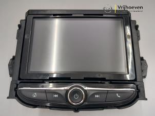 Usados Controlador de pantalla multimedia Opel Karl 1.0 12V Precio € 250,00 Norma de margen ofrecido por Autodemontage Vrijhoeven B.V.