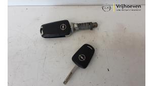 Used Ignition lock + key Opel Zafira (M75) 2.2 16V Direct Ecotec Price € 40,00 Margin scheme offered by Autodemontage Vrijhoeven B.V.