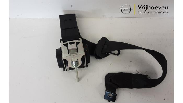 Front seatbelt, right from a Opel Zafira (M75) 2.2 16V Direct Ecotec 2005