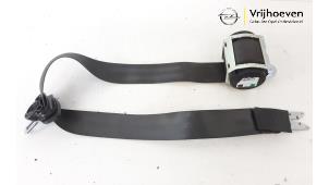 Używane Pas bezpieczenstwa prawy przód Opel Corsa E 1.0 SIDI Turbo 12V Cena € 30,00 Procedura marży oferowane przez Autodemontage Vrijhoeven B.V.