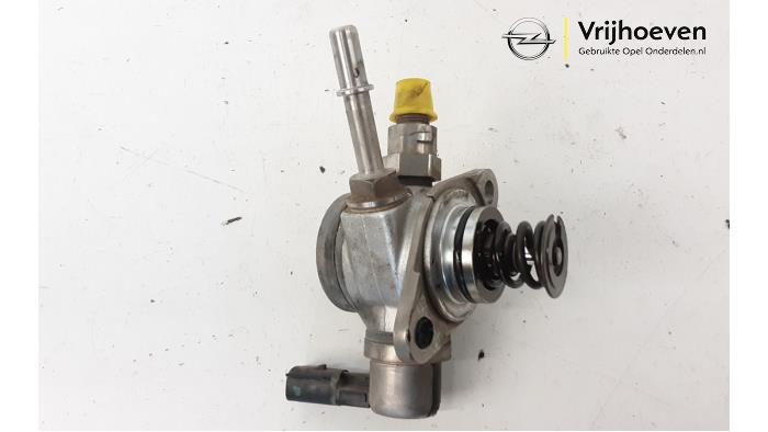 Mechanical fuel pump from a Opel Corsa E 1.0 SIDI Turbo 12V 2015