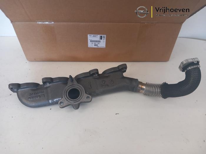Exhaust manifold from a Opel Astra K Sports Tourer 1.6 CDTI 136 16V 2018