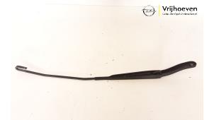 Used Front wiper arm Opel Movano 2.3 CDTi 16V FWD Price € 60,50 Inclusive VAT offered by Autodemontage Vrijhoeven B.V.