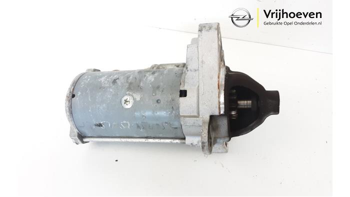 Starter from a Opel Movano 2.3 CDTi 16V FWD 2015