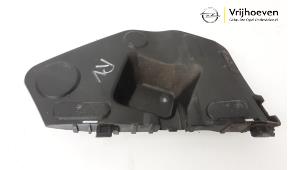 Used Front bumper bracket, right Opel Tigra Twin Top 1.4 16V Price € 20,00 Margin scheme offered by Autodemontage Vrijhoeven B.V.