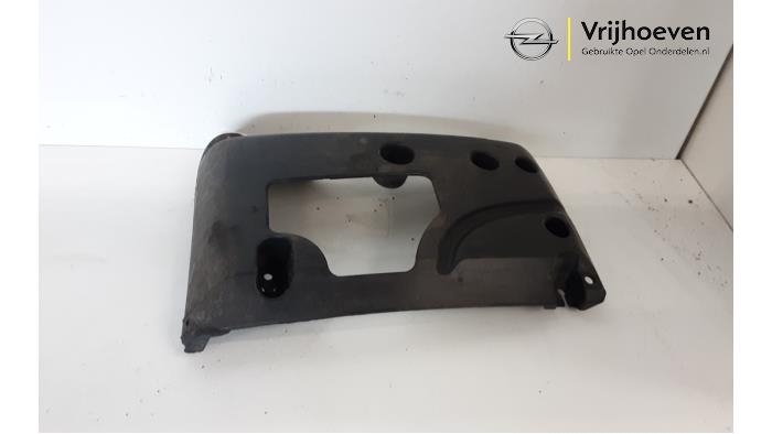 Rear bumper bracket, right from a Opel Movano 2.3 CDTi 16V FWD 2015
