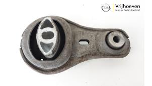 Used Engine mount Opel Movano 2.3 CDTi 16V FWD Price € 24,20 Inclusive VAT offered by Autodemontage Vrijhoeven B.V.