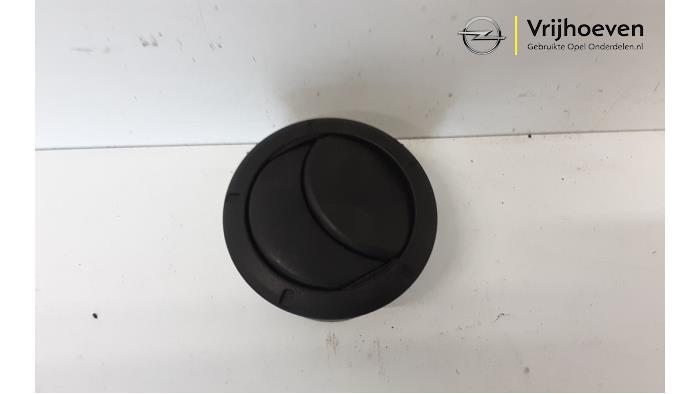 Dashboard vent from a Opel Movano 2.3 CDTi 16V FWD 2015