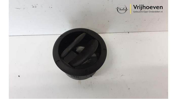 Dashboard vent from a Opel Movano 2.3 CDTi 16V FWD 2015