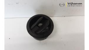 Used Dashboard vent Opel Movano 2.3 CDTi 16V FWD Price € 24,20 Inclusive VAT offered by Autodemontage Vrijhoeven B.V.