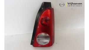 Używane Tylne swiatlo pozycyjne prawe Opel Agila (A) 1.2 16V Cena € 20,00 Procedura marży oferowane przez Autodemontage Vrijhoeven B.V.