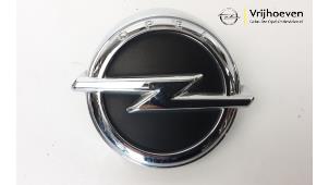 Used Tailgate handle Opel Corsa E 1.4 16V Price € 25,00 Margin scheme offered by Autodemontage Vrijhoeven B.V.