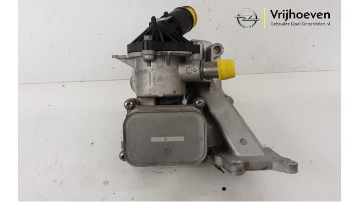 Water pump from a Opel Astra K Sports Tourer 1.2 Turbo 12V 2020