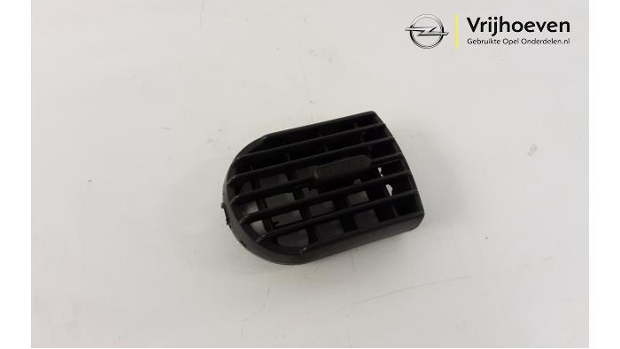 Dashboard vent from a Opel Tigra Twin Top 1.8 16V 2005