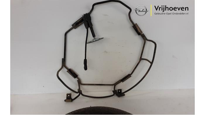 Spare wheel mechanism from a Opel Adam 1.4 16V 2018