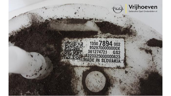 Pompe carburant électrique d'un Opel Astra K Sports Tourer 1.2 Turbo 12V 2020