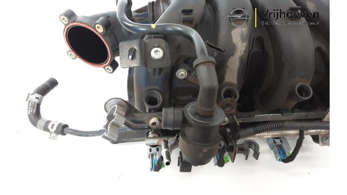 Intake manifold from a Opel Mokka/Mokka X 1.6 16V EcoFlex 4x2 2014