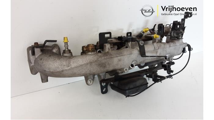 Intake manifold Opel Astra J 1.6 Turbo 16V - 55565246 A16LET
