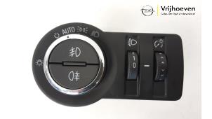 Gebrauchte Licht Schalter Opel Cascada 1.6 Turbo 16V Preis € 25,00 Margenregelung angeboten von Autodemontage Vrijhoeven B.V.