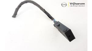 Usagé Connexion USB Opel Cascada 1.6 Turbo 16V Prix € 15,00 Règlement à la marge proposé par Autodemontage Vrijhoeven B.V.