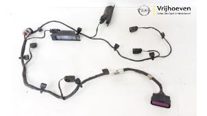Usados Mazo de cables PDC Opel Cascada 1.6 Turbo 16V Precio € 80,00 Norma de margen ofrecido por Autodemontage Vrijhoeven B.V.