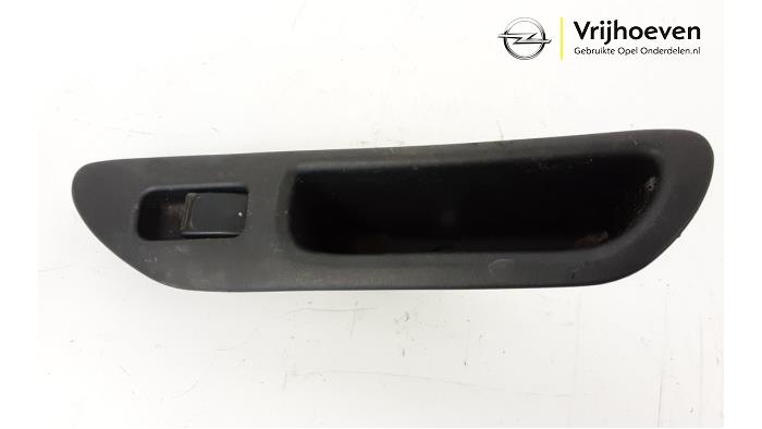 Usados Interruptor de ventanilla eléctrica Opel Agila (A) 1.2 16V Twin Port Precio € 25,00 Norma de margen ofrecido por Autodemontage Vrijhoeven B.V.