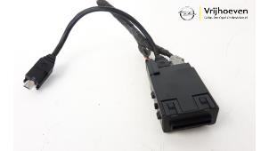 Used Card reader SD Opel Astra J (PC6/PD6/PE6/PF6) 1.4 Turbo 16V Price € 20,00 Margin scheme offered by Autodemontage Vrijhoeven B.V.