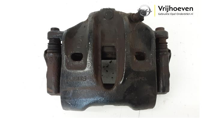Front brake calliper, left from a Opel Omega B (25/26/27) 2.2 16V 2003