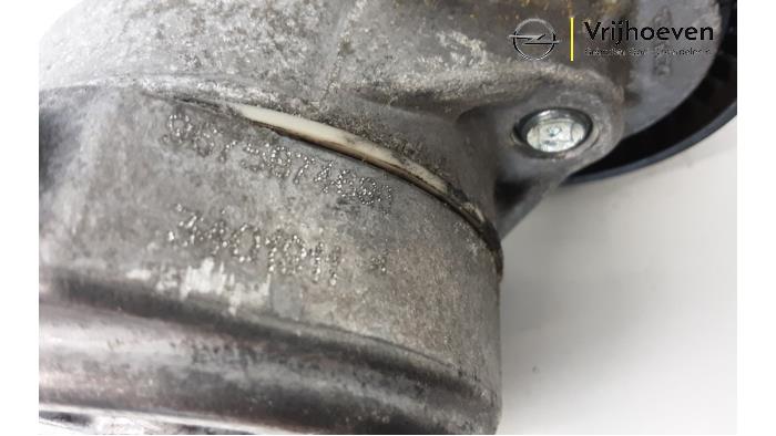 Spanrolle multiriem van een Opel Corsa F (UB/UH/UP) 1.2 Turbo 12V 100 2020