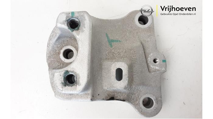 Used Engine mount Opel Corsa F (UB/UH/UP) 1.2 Turbo 12V 100 Price € 20,00 Margin scheme offered by Autodemontage Vrijhoeven B.V.