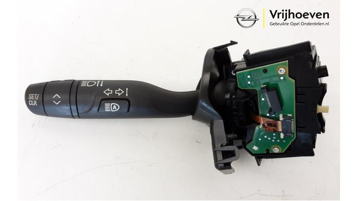 Interruptor de indicador de dirección de un Vauxhall Grandland/Grandland X 1.2 Turbo 12V 2018
