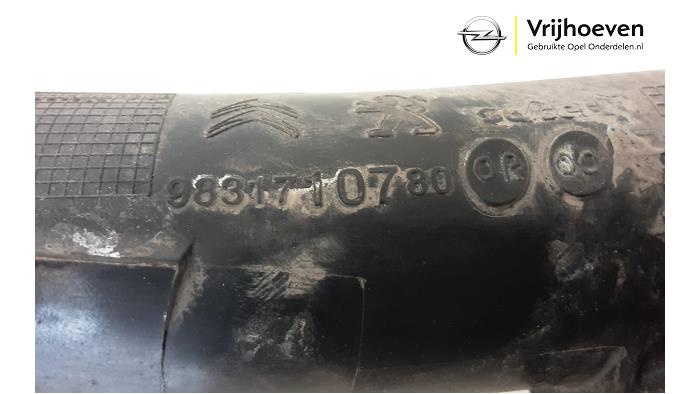 Intercooler Rohr van een Vauxhall Grandland/Grandland X 1.5 CDTI 2020