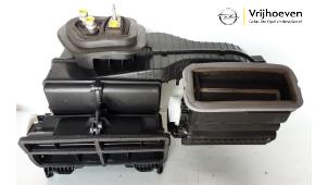 Usagé Bloc chauffage Opel Meriva 1.4 Turbo 16V Ecotec Prix € 300,00 Règlement à la marge proposé par Autodemontage Vrijhoeven B.V.