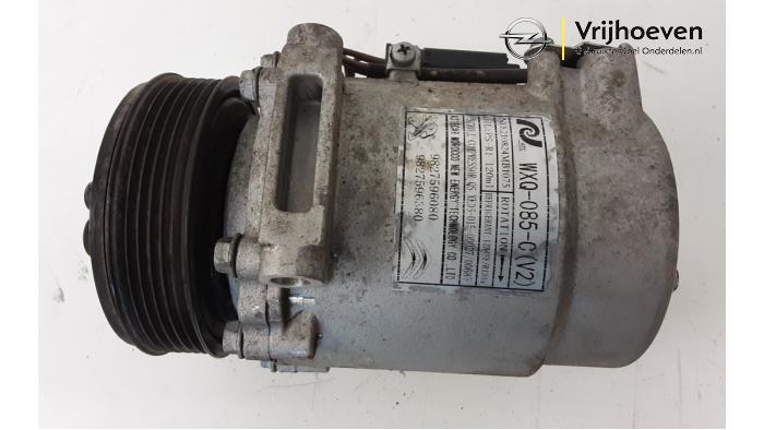 Air conditioning pump from a Opel Corsa F (UB/UH/UP) 1.2 12V 75 2022