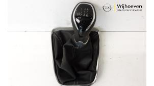 Used Gear stick knob Opel Corsa F (UB/UH/UP) 1.2 12V 75 Price € 85,00 Margin scheme offered by Autodemontage Vrijhoeven B.V.