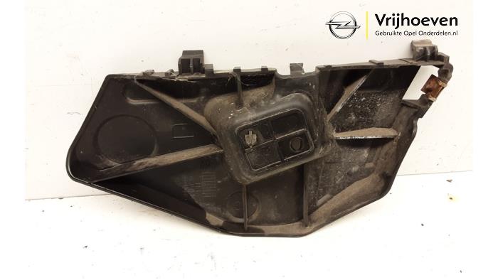 Front bumper bracket, right from a Opel Tigra Twin Top 1.4 16V 2008
