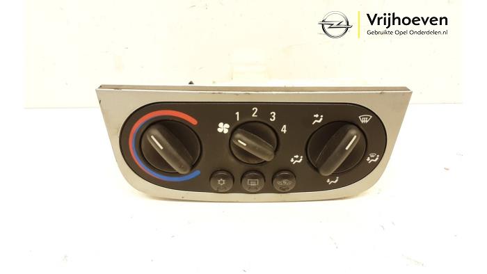 Panel de control de calefacción de un Opel Tigra Twin Top 1.4 16V 2008