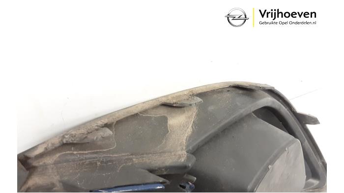 Plaque de protection feu antibrouillard droit d'un Opel Corsa E 1.6 OPC Turbo 16V 2015
