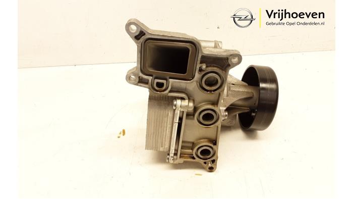 Water pump from a Opel Astra K 1.2 Turbo 12V 2021