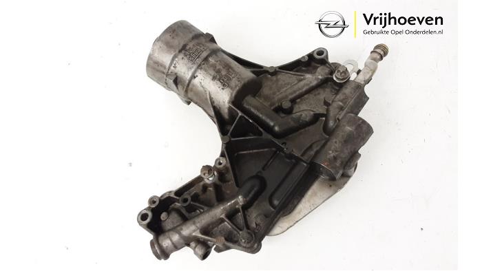 Gebrauchte Ölfiltergehäuse Opel Corsa D 1.6i OPC 16V Turbo Preis € 75,00 Margenregelung angeboten von Autodemontage Vrijhoeven B.V.