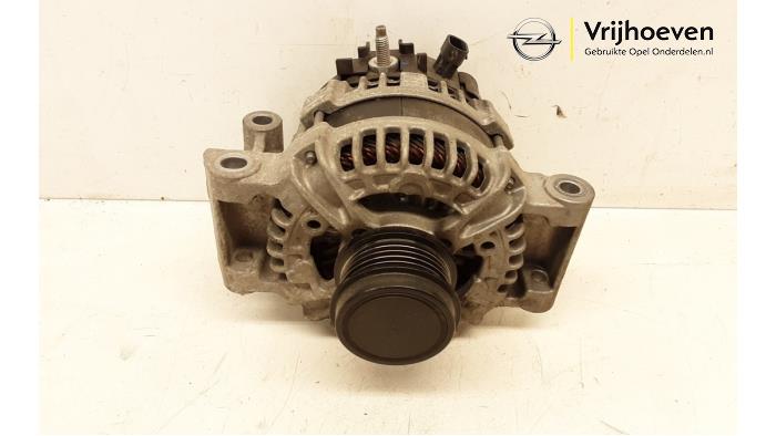 Usagé Dynamo Opel Astra K 1.4 Turbo 16V Prix € 35,00 Règlement à la marge proposé par Autodemontage Vrijhoeven B.V.