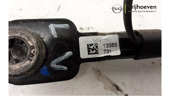 Insertion ceinture de sécurité avant gauche d'un Opel Zafira Tourer (P12) 1.4 Turbo 16V Ecotec 2015
