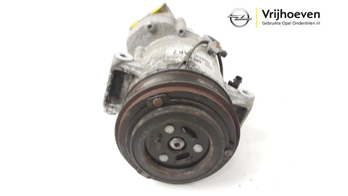 Bomba de aire acondicionado de un Opel Zafira Tourer (P12) 2.0 CDTI 16V 165 Ecotec 2014