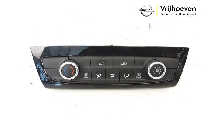 Heater control panel from a Opel Corsa F (UB/UH/UP) 1.2 12V 75 2020