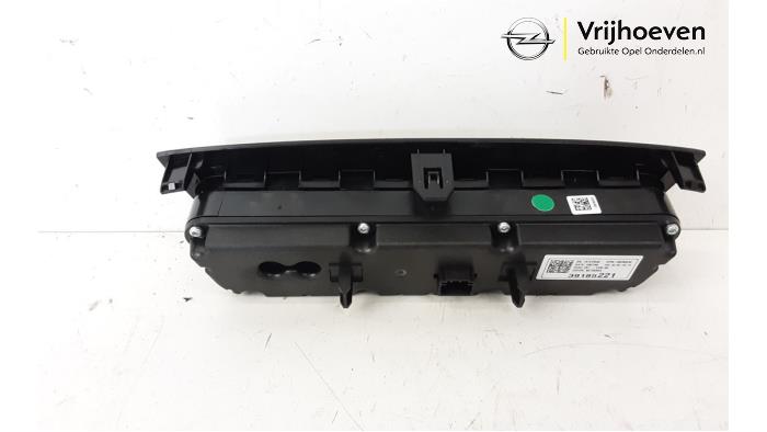 Heater control panel from a Opel Corsa F (UB/UH/UP) 1.2 12V 75 2020