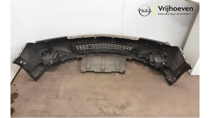 Front bumper from a Opel Astra H Twin Top (L67) 1.6 16V 2006