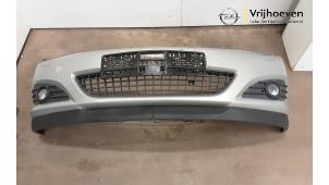 Used Front bumper Opel Astra H Twin Top (L67) 1.6 16V Price € 250,00 Margin scheme offered by Autodemontage Vrijhoeven B.V.