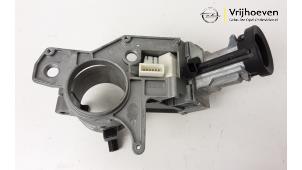 Used Steering box lock Opel Astra H Twin Top (L67) 1.8 16V Price € 60,00 Margin scheme offered by Autodemontage Vrijhoeven B.V.