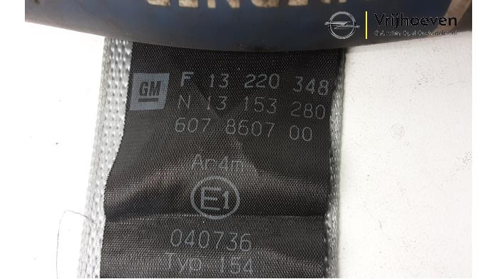 Rear seatbelt, centre Opel Corsa D 1.4 16V Twinport - 13153280 GM